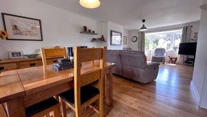 DINING AREA- click for photo gallery